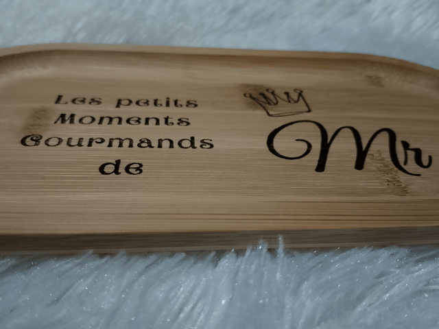 Petit plateau en bambou FSC pour Monsieur (Mr) ou pour Madame (Mme) ou pour couple - Cadeau mariage, crémaillère, anniversaire, fêtes.