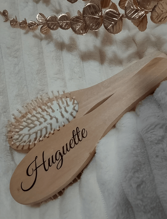 Brosse à cheveux en bois  - Prénom Personnalisé par gravure laser - Cadeaux personnalisables