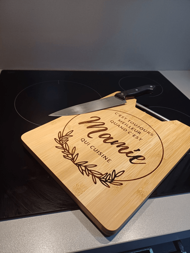 Planche à découper / planche apéro en bois gravure laser personnalisable - neuf / Cadeau fête, anniversaire, crémaillère, mariage