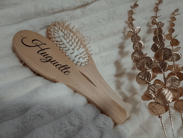 Brosse à cheveux en bois  - Prénom Personnalisé par gravure laser - Cadeaux personnalisables