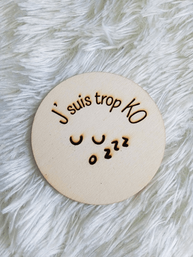 Disque accessoire "J'suis trop KO" pour panneau de porte interchangeable By Romalysa