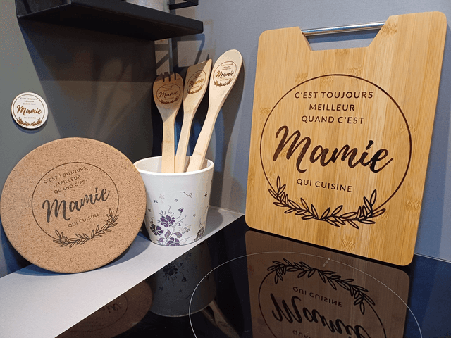 Planche à découper / planche apéro en bois gravure laser personnalisable - neuf / Cadeau fête, anniversaire, crémaillère, mariage
