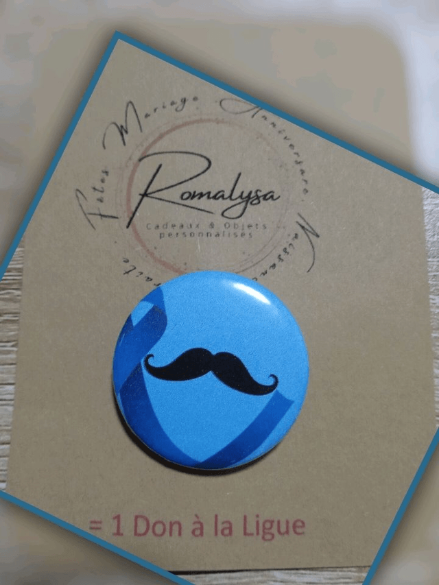Badge Ruban bleu Moustaches / Movember / Novembre bleu