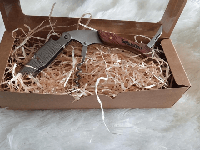 Clé à vin ergonomique en bois personnalisable 3 en 1 - Décapsuleur de bière - Ouvre-bouteille / Tire-bouchon de serveur - Limonadier