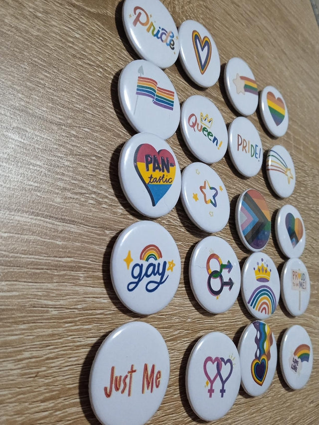 Badge à thème orientation sexuelle LGBT - Disponible en badge, magnet et miroir de poche